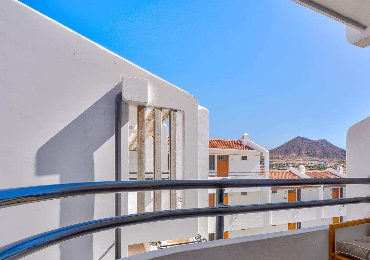 Stylish Flat And Pool With 3 Rooms, Sleeps 6, Los Cristianos 洛斯克里斯蒂亚诺斯 外观 照片